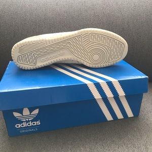 Yeezy Powerphase size 9